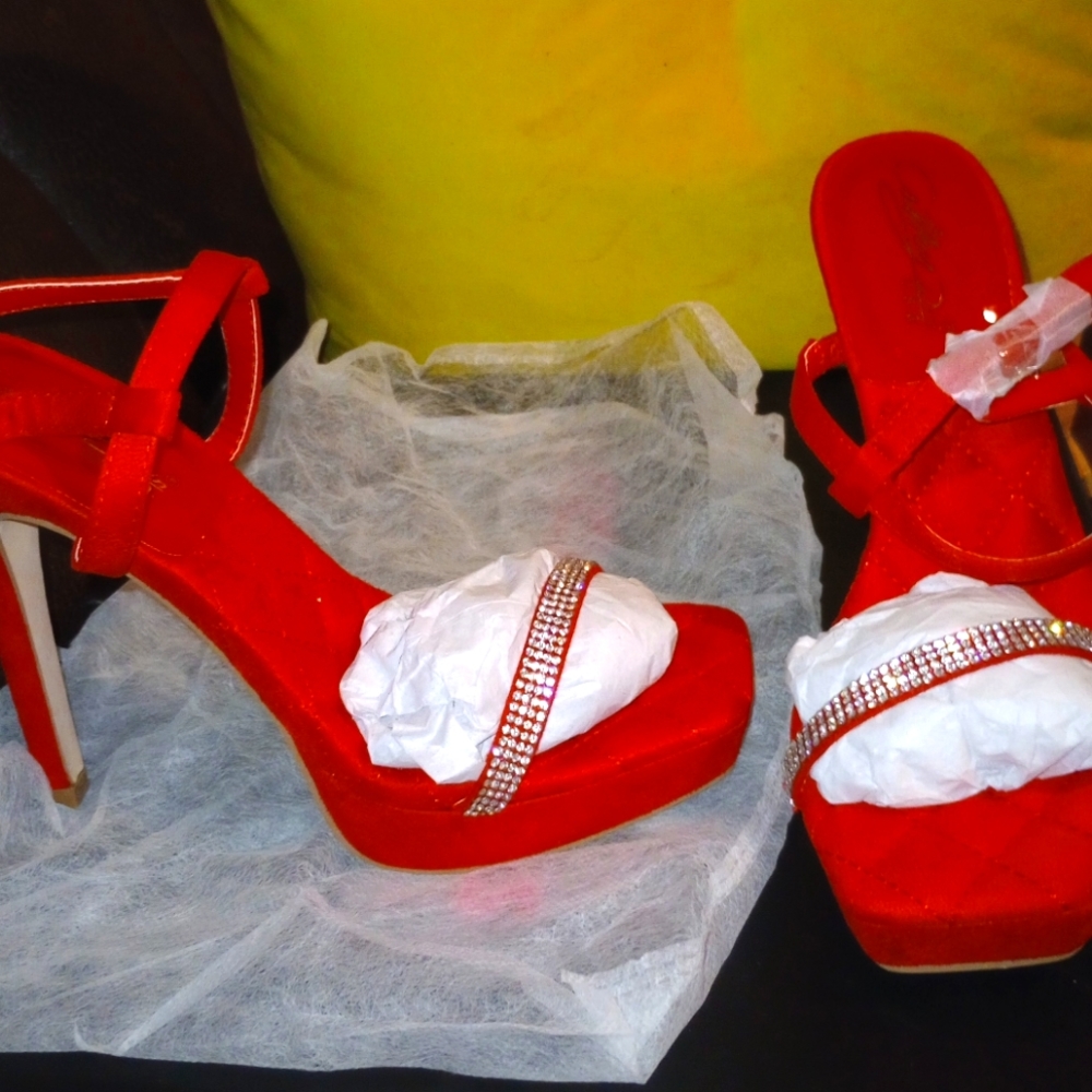 Red suede cushion 5.5 high heel shoe